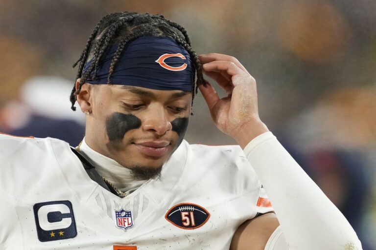 “Bears Reportedly Trading Quarterback Justin Fields to Steelers”