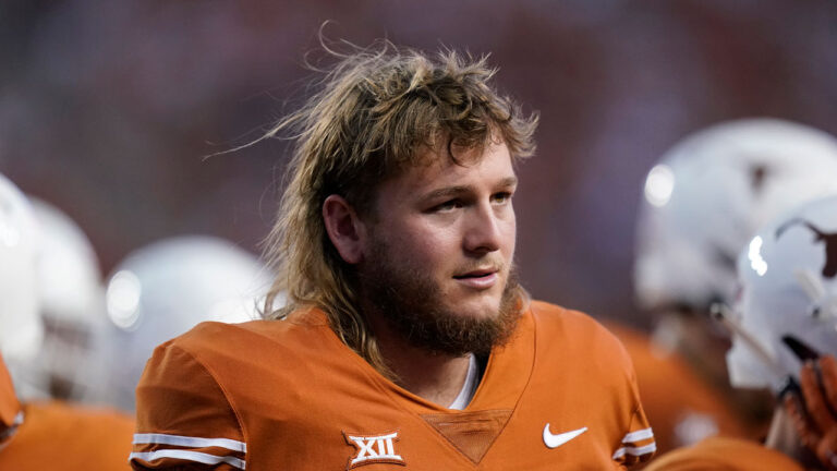 texas-qb-quinn-ewers-oct-6-2022.1665080079717