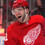 71285044007-20231022-wingsflames-16