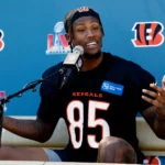 tee-higgins-mom-super-bowl-2022
