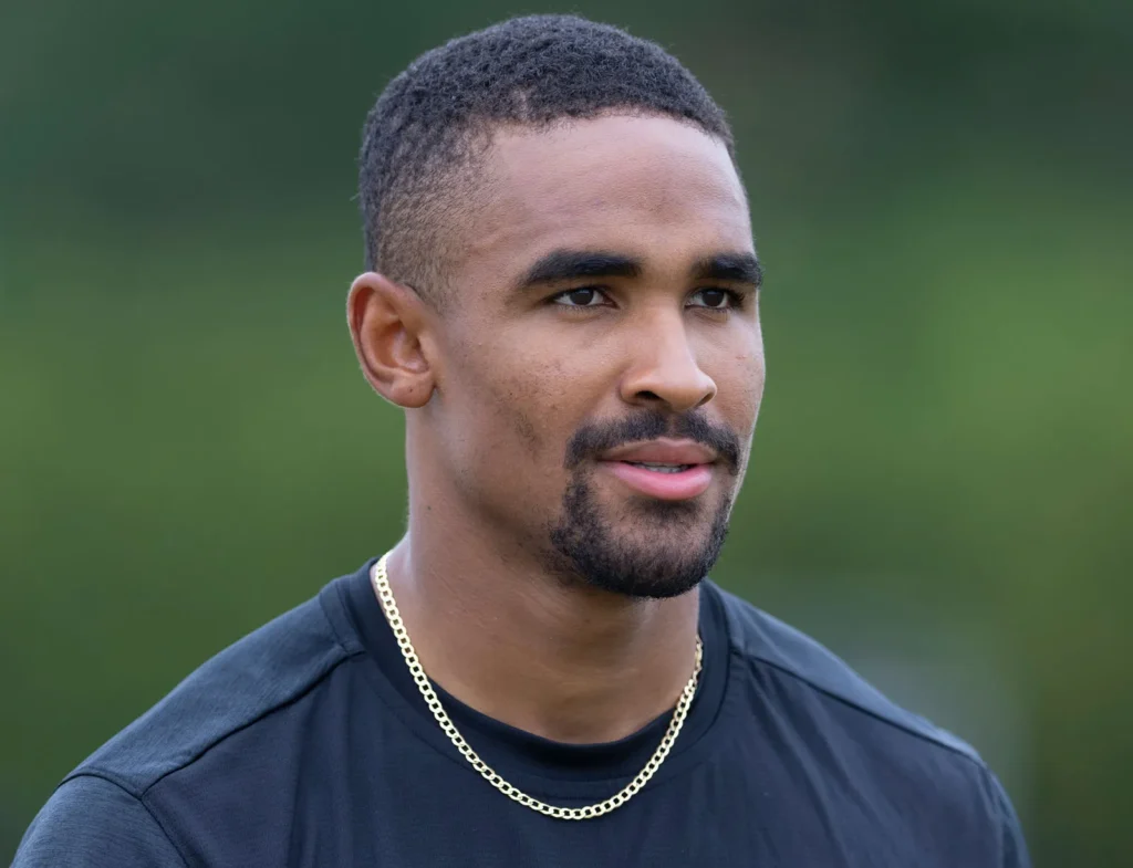 Jalen-Hurts-quarterback-NFL-Philadelphia-Eagles-football